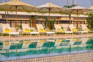 Rooftop Infinity Pool | The Aviary Hotel